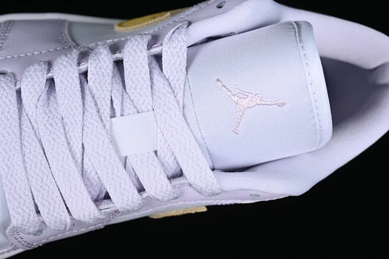 All categories Air Jordan Jordan series basketball shoes Air Jordan 1 Low G version pure original Air Jordan 1 Low "Barely Grape" AJ1 Joe 1 light purple low-top cultural casual sneakers DC0774-501